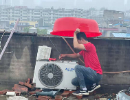 冒雨抢修红衣小伙，暖心带来澳柯玛五星服务(图1)