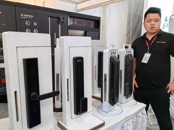 身处外地可一键控制家中门窗开关,智能家居让普通人的生活更方便(图2) 身处外地可一键控制家中门窗开关,智能家居让普通人的生活更方便(图2)