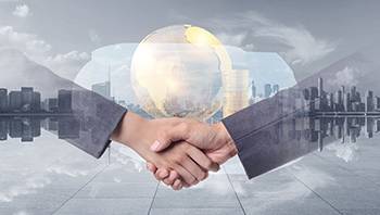 同日官宣战略合作！美的、海尔的布局有何不同？ - 易拓智能家居网