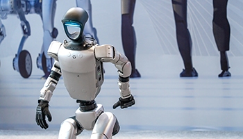 2025年全球人形机器人出货量将达1.3万台 - 辰飞雨易拓智能家居网